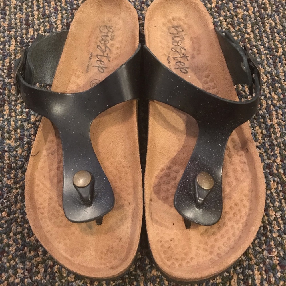 Sandals. - Picture 6 of 7